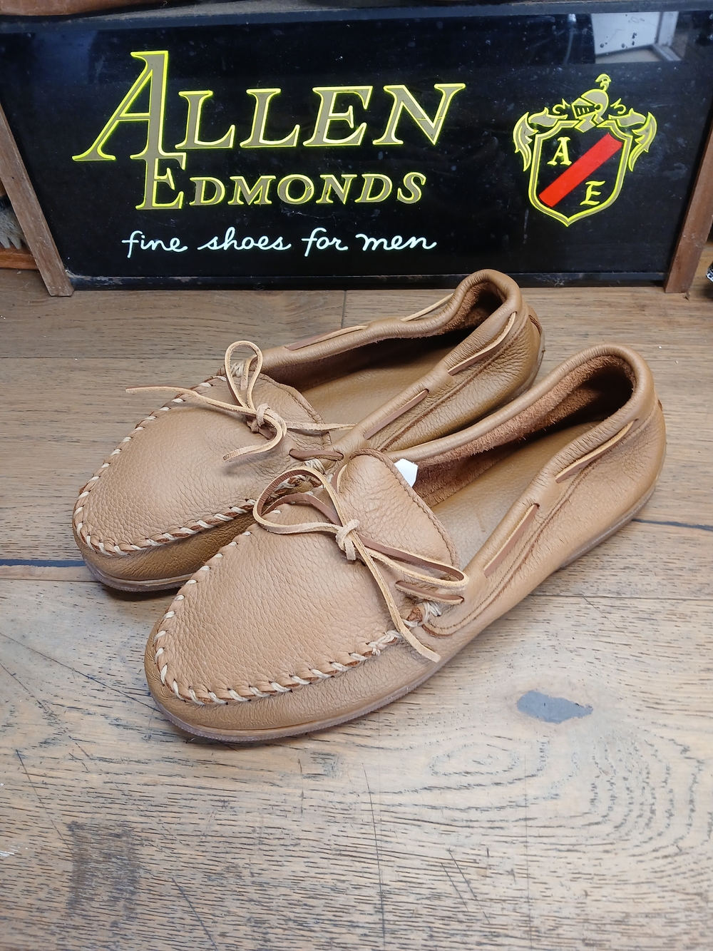 Minnetonka Men's Tan Leather Moccasin Slip-Ons